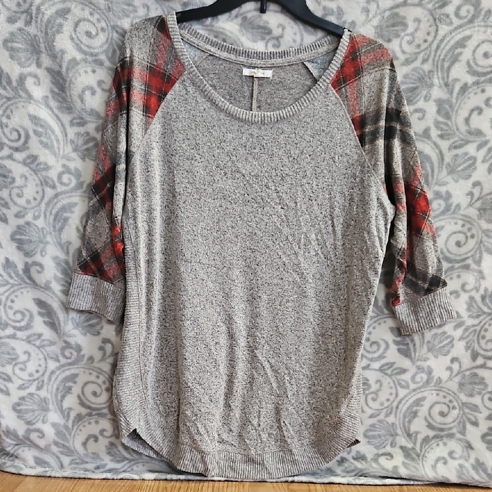 Maurices Gray and Red Plaid Raglan 3/4 Sleeve Top Soft Blouse Medium